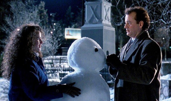  Билл Мюррей попадает в кольцо времени.
