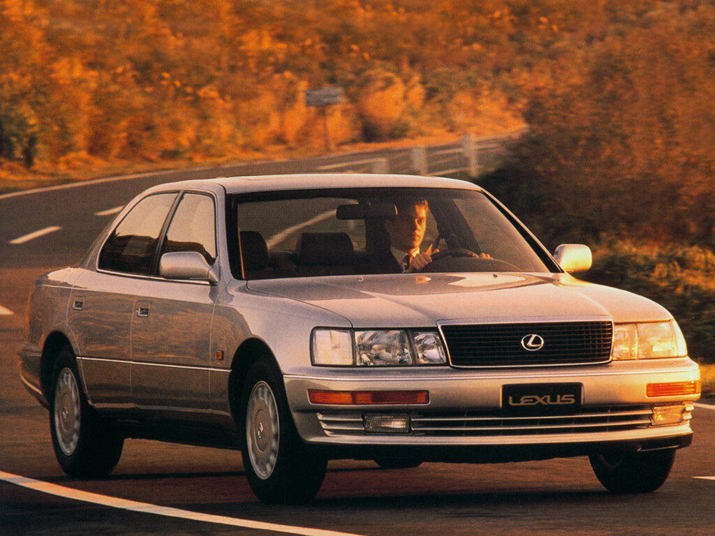 Первое поколение LS 400 (1989-1994) В конце XX века боссы именитых европейских и американских автомобильных компаний никак не предполагали, что японцы способны создать престижный седан мирового уровня.-2