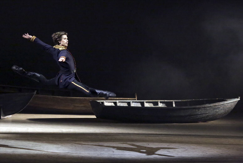 Ундина. Печорин - Артем Овчаренко, балет "Герои нашего времени". Фото - Дамир Юсупов.