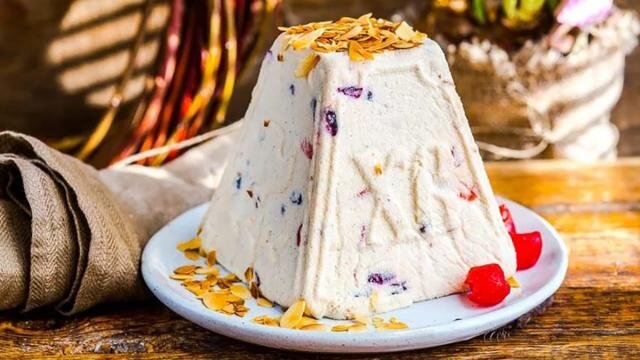 Источник:  https://24tv.ua/lifestyle/ru/recept_ot_mamy_tina_karol_podelilas_sekretom_prigotovlenija_tvorozhnoj_pashi_n1145003