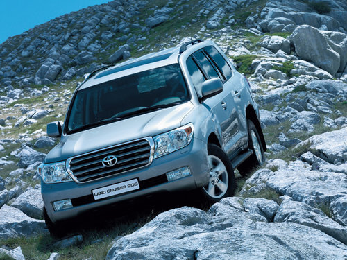 Toyota Land Cruiser 200 2007 года.