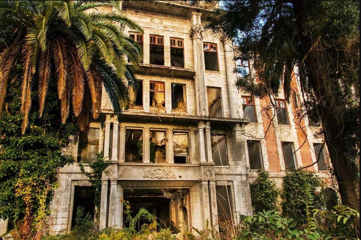 Здание дворца в настоящее время