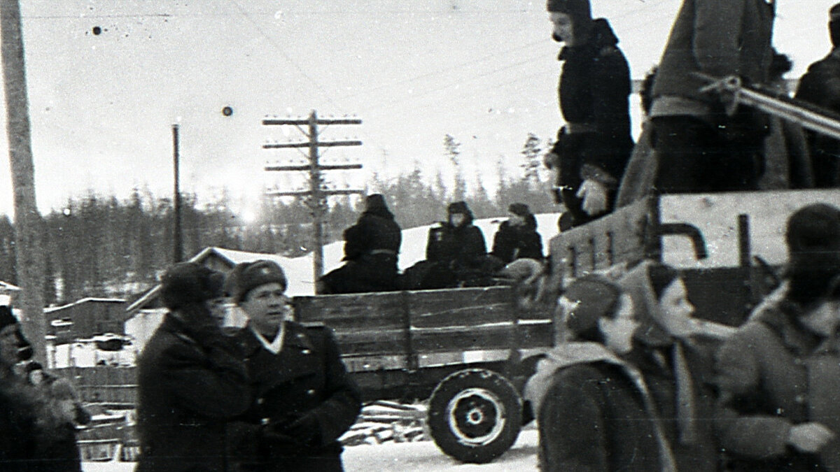 Второй северный. Поселок Вижай перевал Дятлова. Группа Дятлова 26 января 1959 года. Группа Дятлова в грузовике.