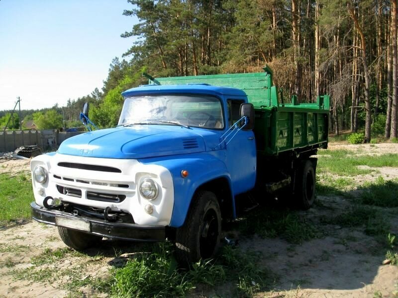 ЗИЛ-130 в бело-голубой расцветке