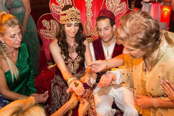 Не ходите девки замуж (за иностранцев): необычные свадебные обряды в популярных туристических странах