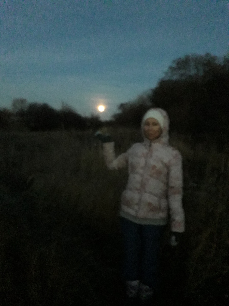 Как вы думаете: это Солнце или Луна?))