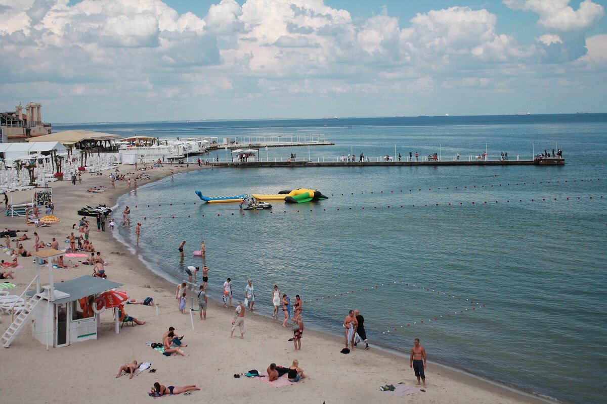 Одесса, Украина. Источник https://pixabay.com/photos/beach-vacation-sun-sea-black-sea-3424765/