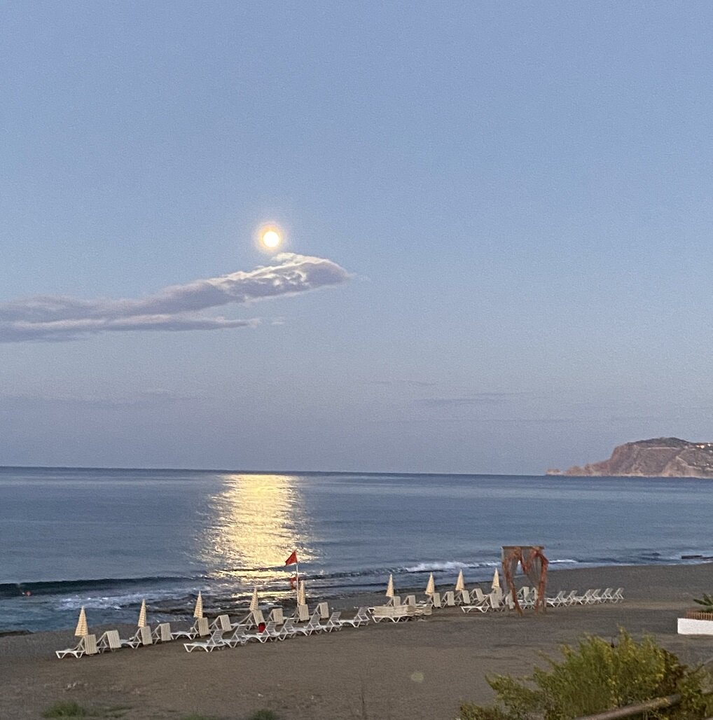 Вечерний закат на пляже