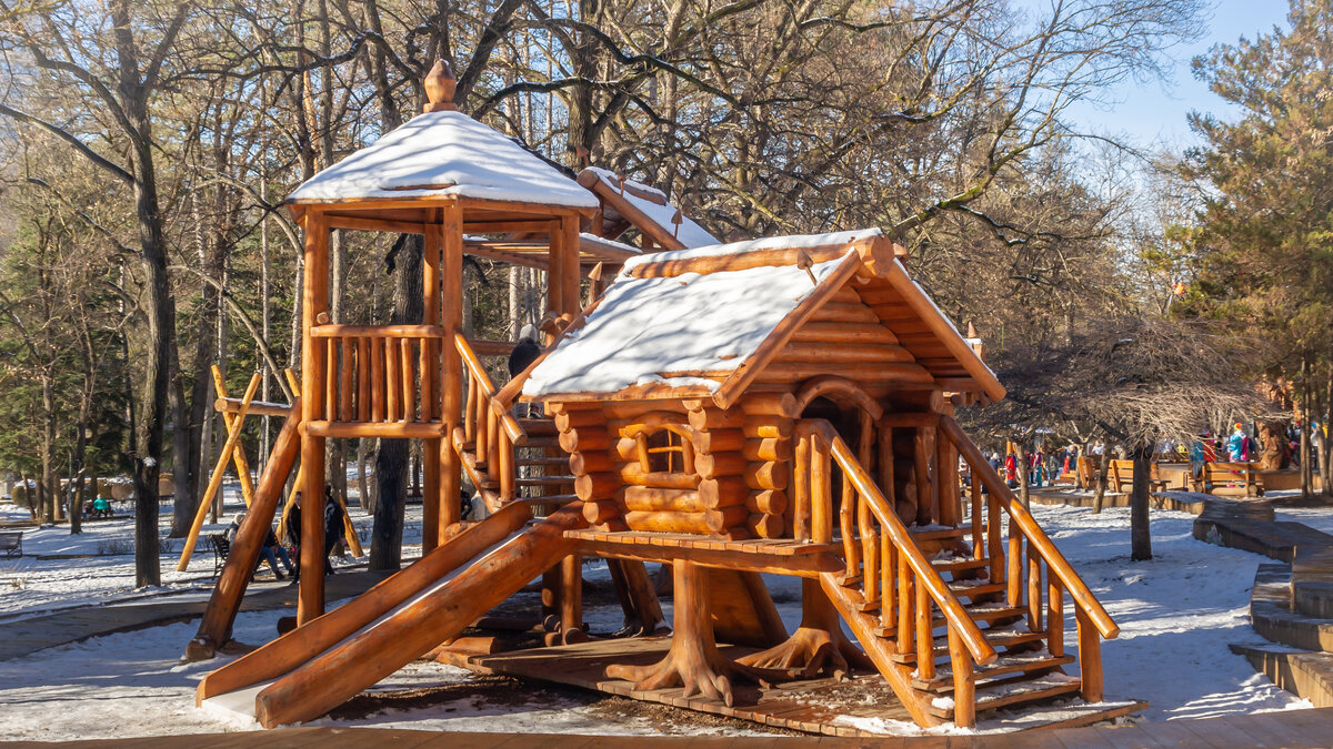 очень красивая и интересная площадка в курортном парке Кисловодска