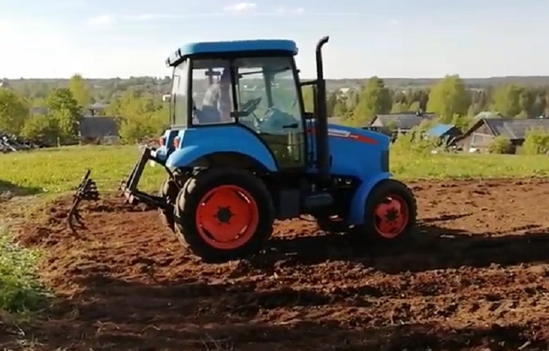 Трактор «Агромаш 50ТК» 4х4
