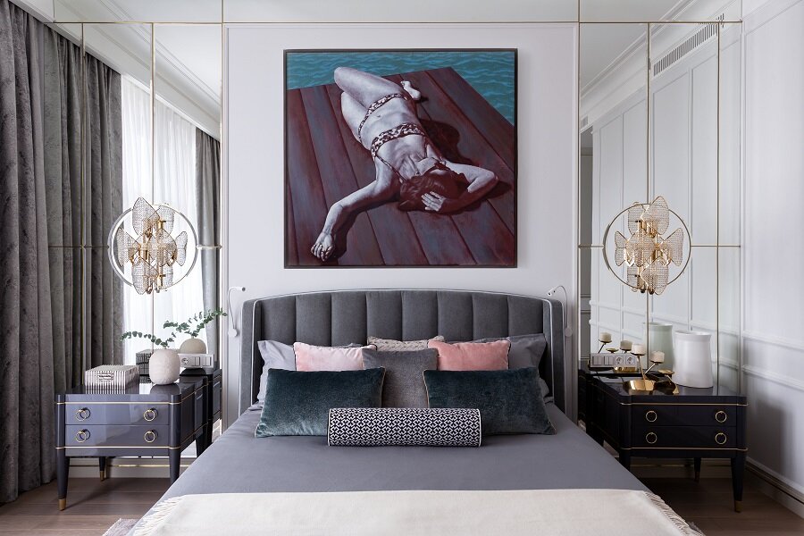 Интерьер спальни с картиной «У воды», художник Корчагин Олег
