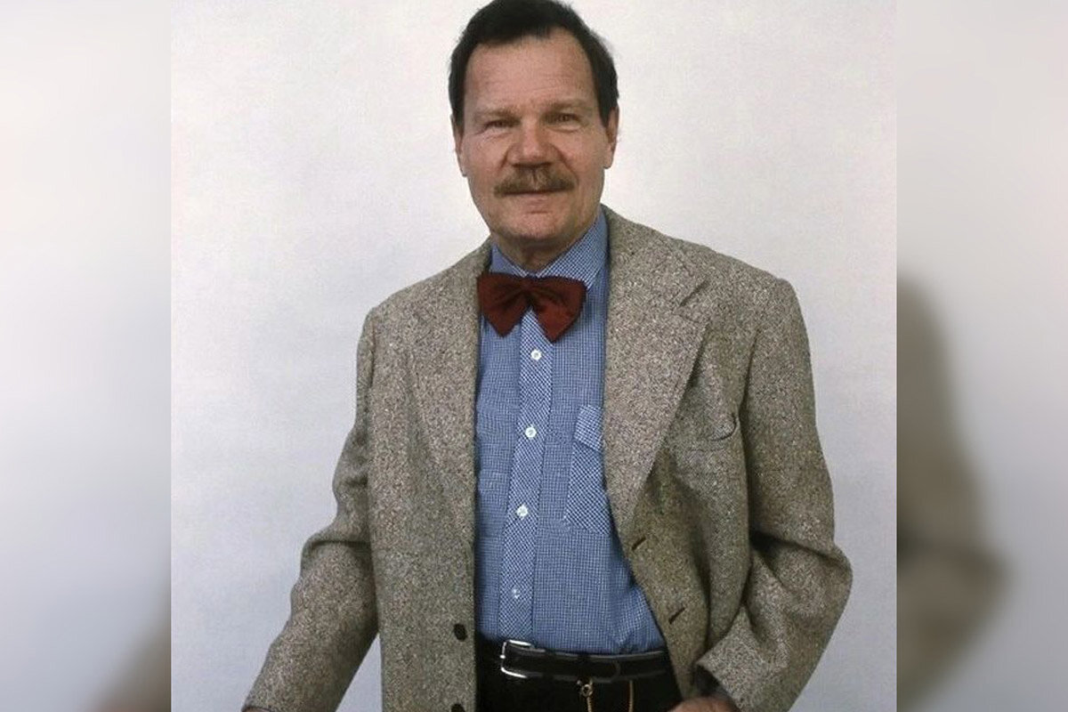 Пуговкин актер. Пуговкин родился. Мем пуговкин гениально. Пуговкин родился. Пуговкин родился.