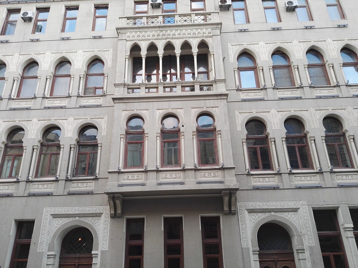Продолжаем краткий экскурс по польскому архитектурному наследию шикарной столицы Азербайджана.-63
