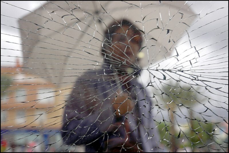 Broken glass. Фотография гениального фотохудожника Николая Щербака. https://www.flickr.com/photos/niknik38/