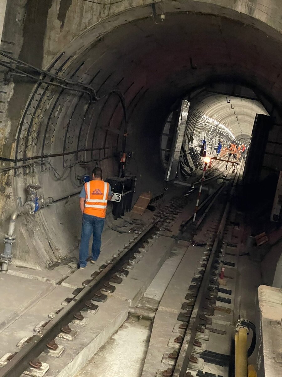 📷 1: Завершается укладка рельсов по I пути перегона станции «Текстильщики» - «Нижегородская» БКЛ. 