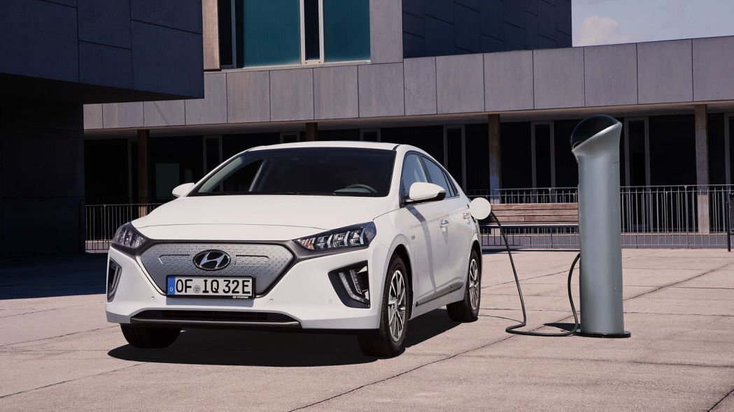 На предприятии в Ферганской области хотят производить электромобили. Первые машины могут появиться уже в 2023 году.  