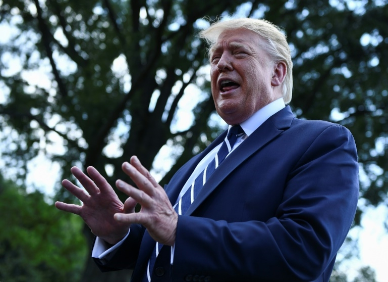 Президент США Дональд Трамп заявил, что если Южная Корея и Япония нуждаются в нем, чтобы решить свой торговый спор, " я там"