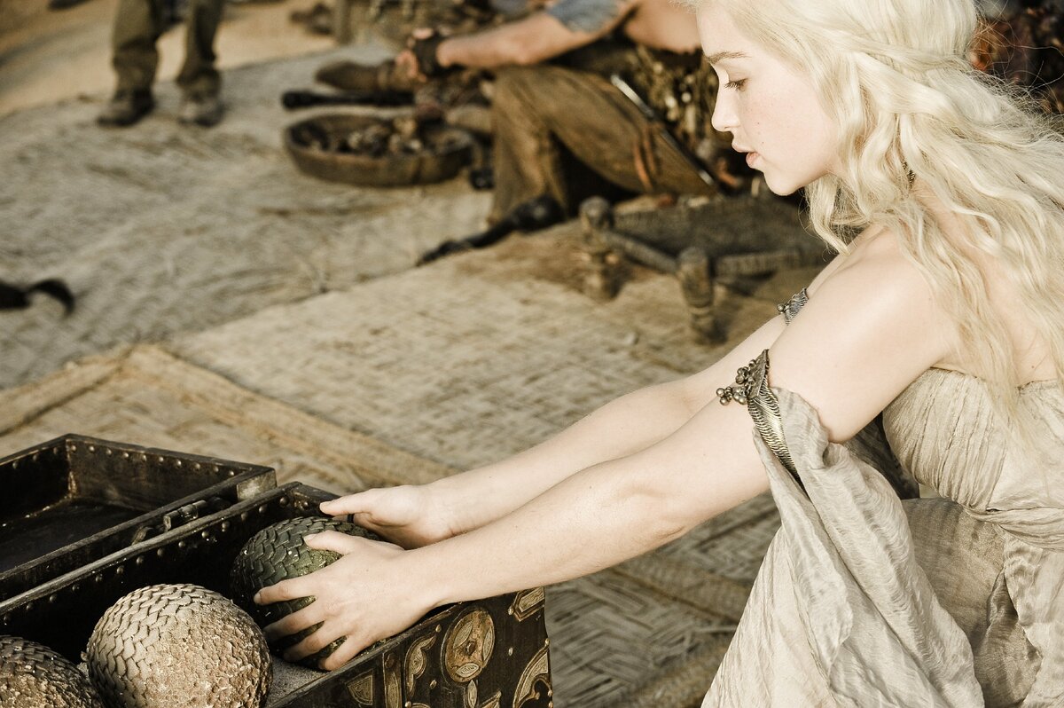 Драконьи яйца. Источник gameofthrones.fandom.com