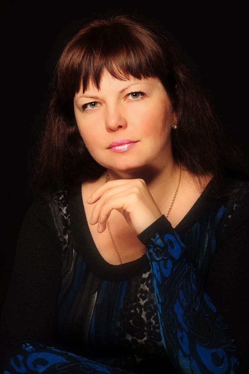 Фотограф Алла, на фото Инна Юлусова. Случайное фото на обучении искусству фотографии, пока учитель отвлекся, 2011 год 