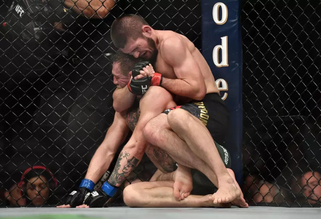 Именно так закончился в том году бой!