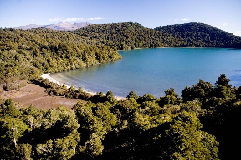 Ротопоунаму – таинственное озеро Новой Зеландии, вода которого является эталоном