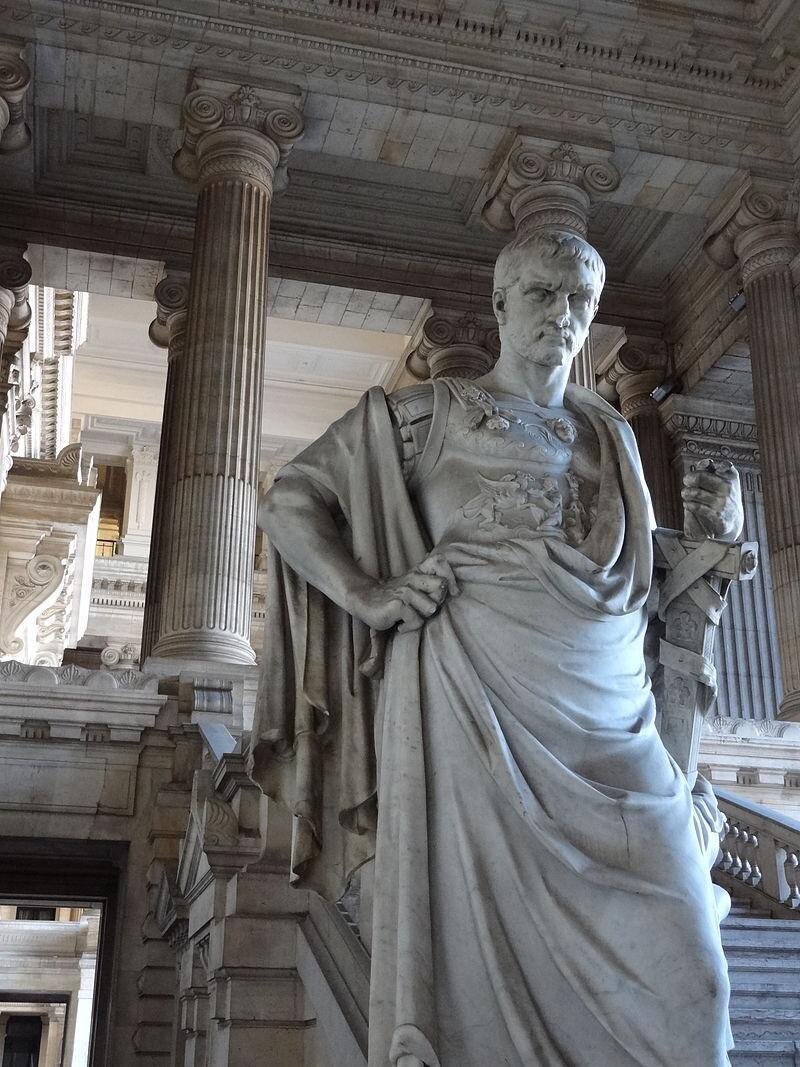 Статуя Ульпиана во Дворце Правосудия в Брюсселе. XIX в. 