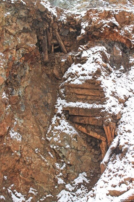 Весенний обвалы. Обрушение шахты в магадане. Шахта обуховская зверево. Вгсч мчс россии в шахте. Амурская шахта обрушения последние новости.