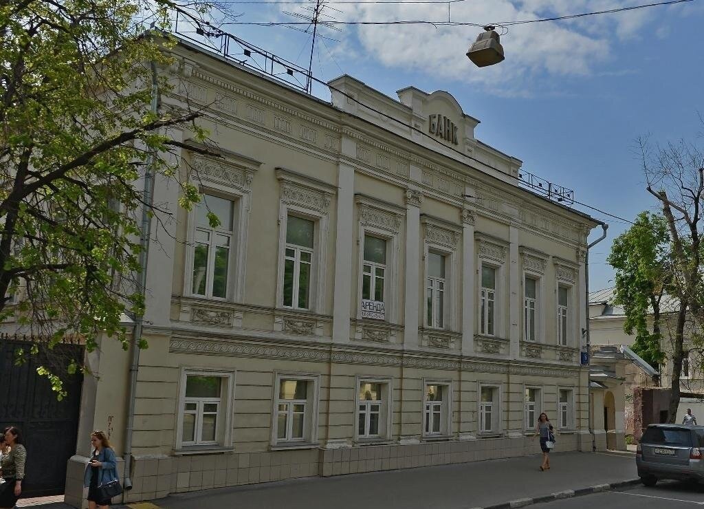Фото из интернета. Москва, дом №8 по улице Александра Солженицына. Ни где не могу найти историю этого дома. Кто построил, в какое время, кто жил, что в нём было? Кто сделал надпись "Банк"?