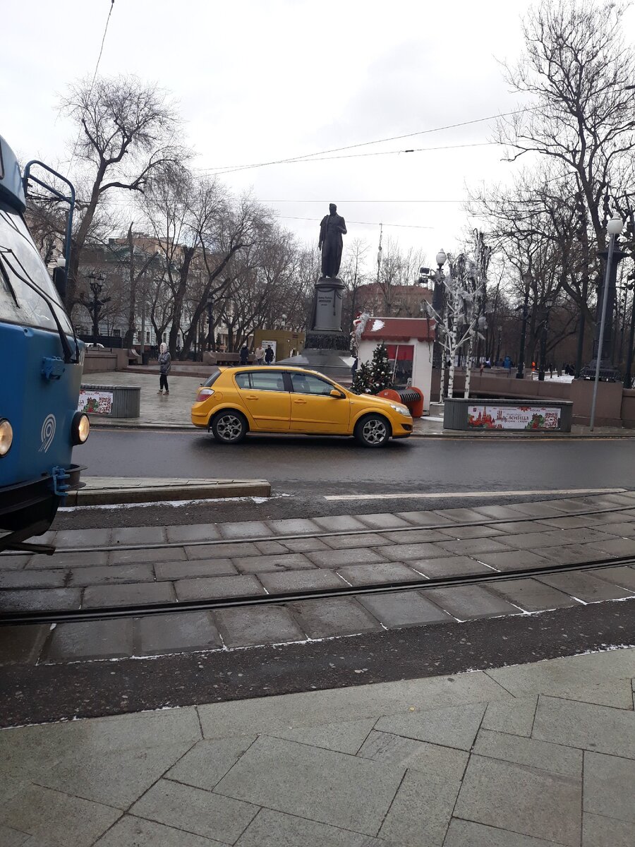 Памятник А.С .Грибоедова.