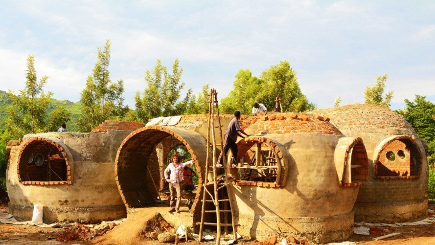 Строительство детского приюта.