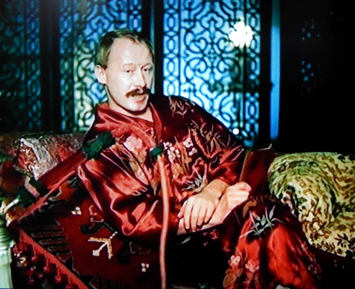 Помните кадры фильма "Сокровища Агры" ? Это квартира майора, который служил в Индии.