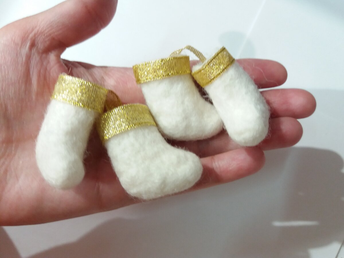 Как сделать валенки для ватной игрушки