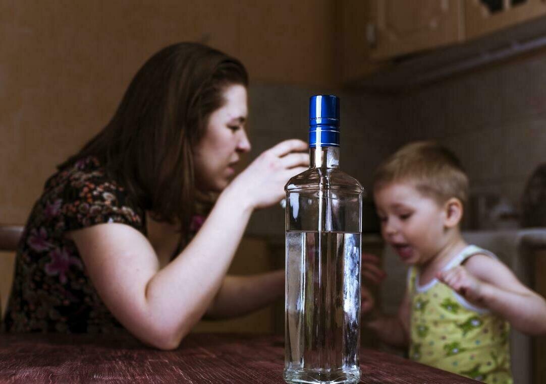 Пьяную на выписке в жопу долбят. Смотреть пьяную на выписке в жопу долбят онлайн