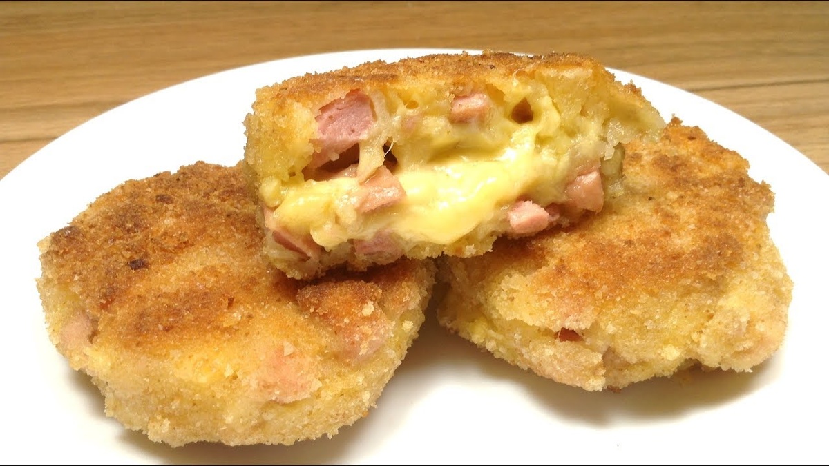 Котлеты из сыра и сосисок