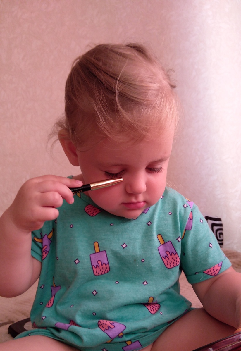 Гелька-белка гулять собирается