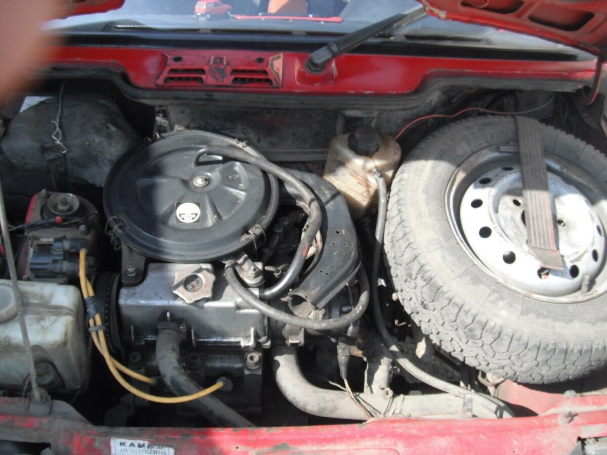 Это под капотом Оки))