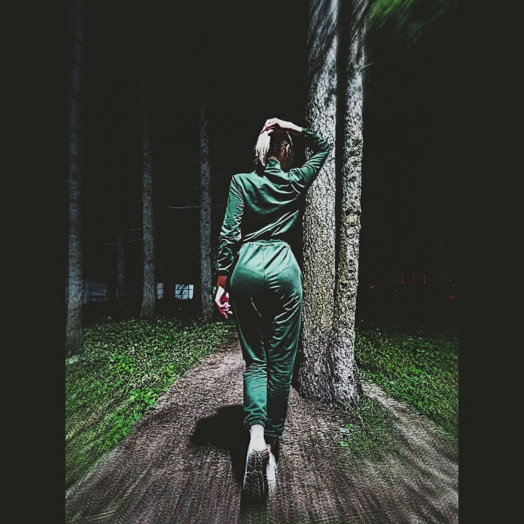 Это Я!! ))) Немного покажусь Вам, чтоб интереснее было )) Качество только у фотки съелось.. 