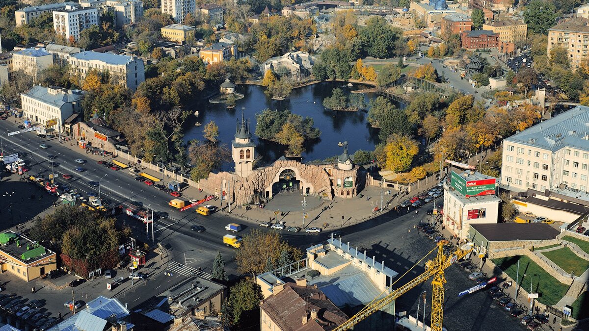Центральная часть зоопарка