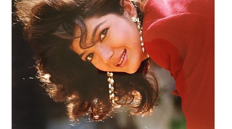 "Я помню, как наклонилась поправить обувь, и фотограф сказал: "Стой!". Так и получился этот кадр. Мой самый любимый", - написала Сону Валия в своем инстаграм. Фото: https://clck.ru/Qpzfz