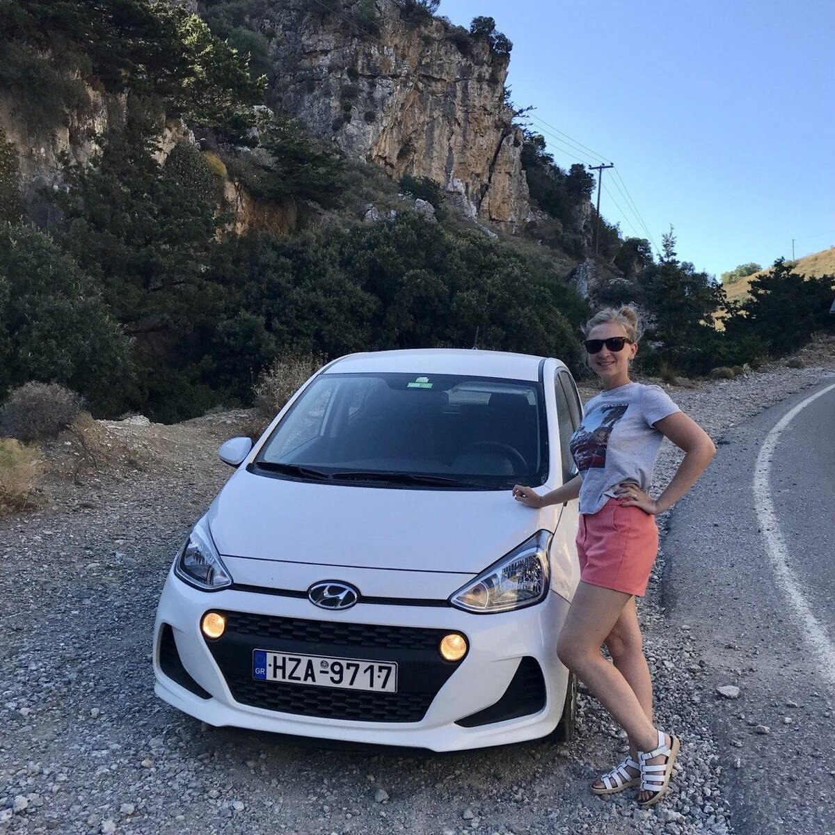 Кстати, машину нам пригнали всё же в этот день, но вечером. 