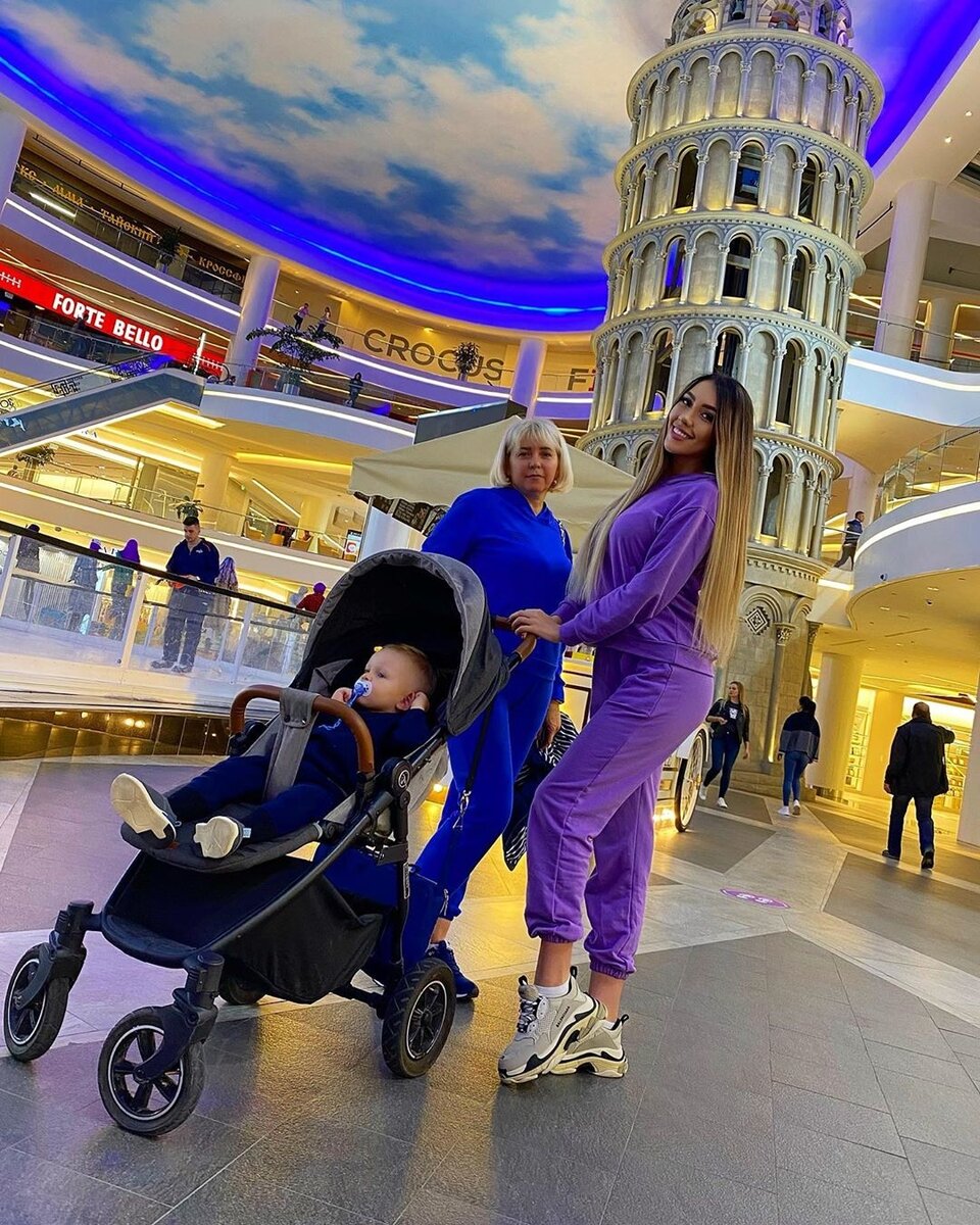 Богдан растёт с мамой и бабушкой ​
Фото: «Инстаграм»