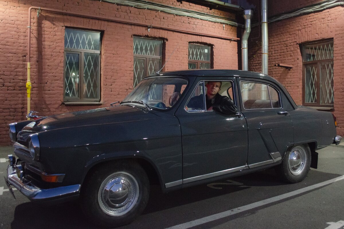 Словно кадр из фильма 70-х годов... Даже не верится, что  2020 год на календаре...