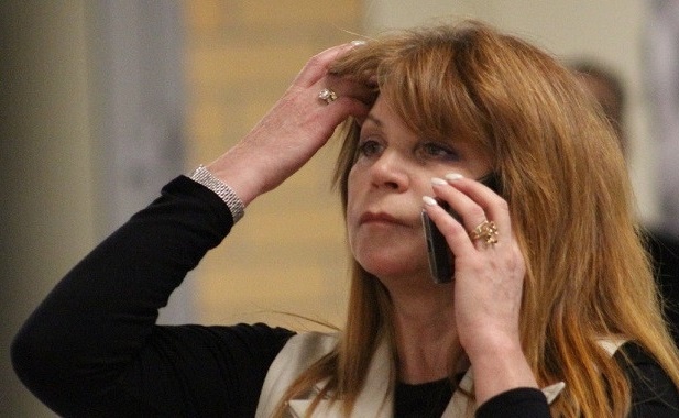 когда твои руки усыпаны украшениями и ты не можешь прожить на 90 тысяч рублей