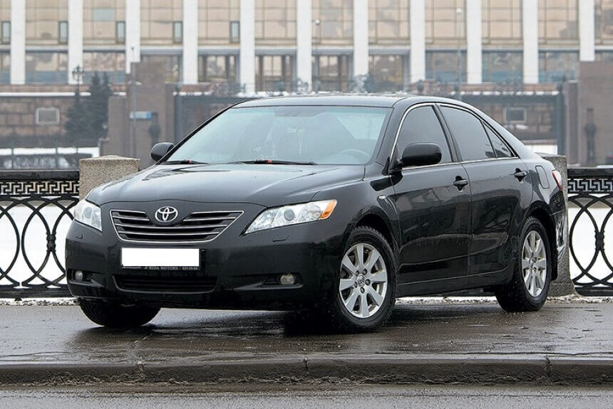 Легендарный японский седан весьма надежен с мотором 2.4 литра, а вот связка мотора 3.5 GR серии c 6 ступенчатой АКПП U660E оказалась неудачной. 