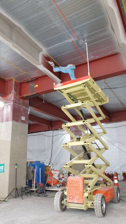 Робот для нанесения огнеупорных материалов [Предоставлено Samsung C&T]