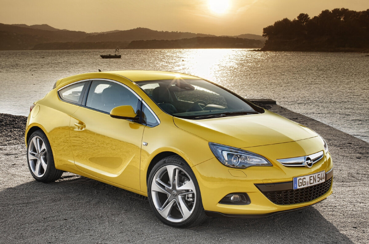 “Opel Astra GTC”