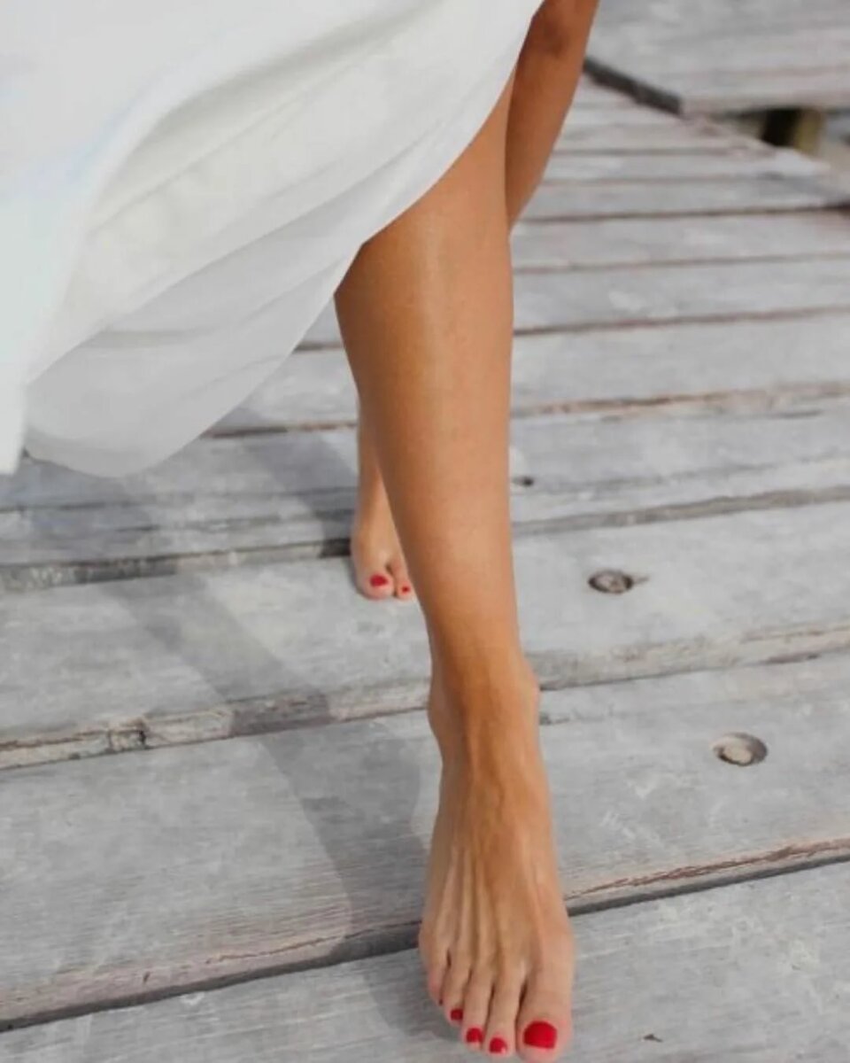 Фото женских стоп. Красивые женские ноги. Красивые стопы. Красивые ступни. Босая стопа.