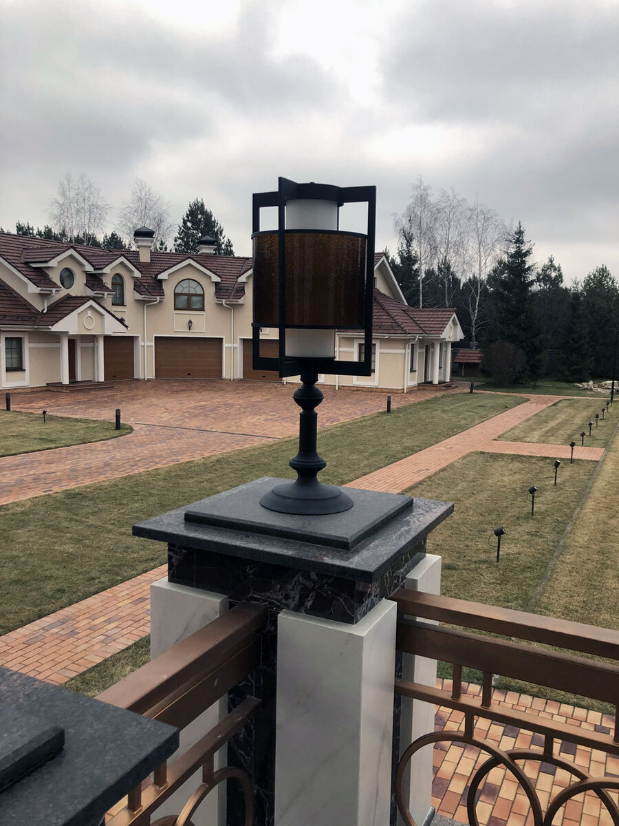 Пример правильного расположения светильников на ландшафте