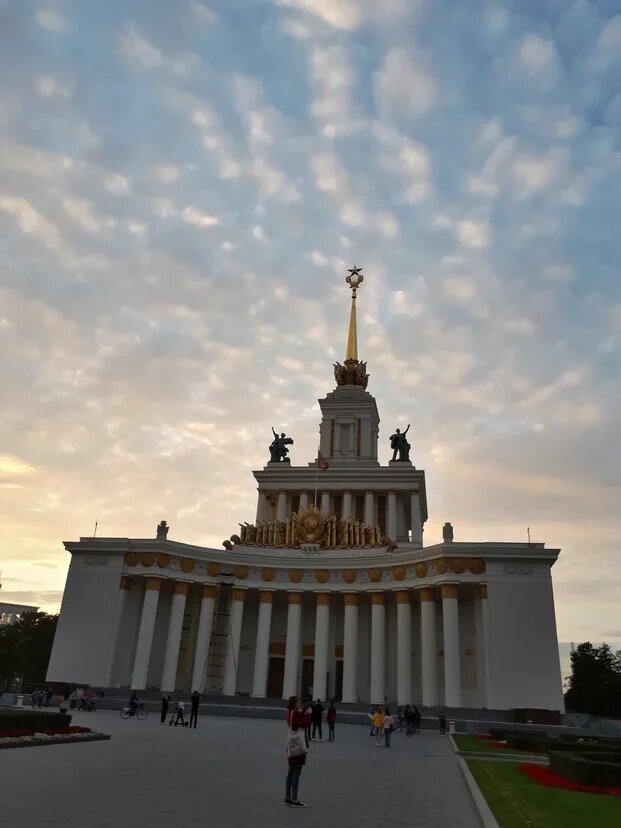 Павильон №1 Центральный                                                Фотографии Архипенко Евгении