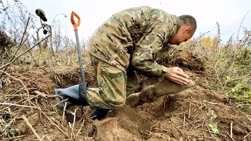 Выкопал какой-то агрегат, с трубами из цветного металла.